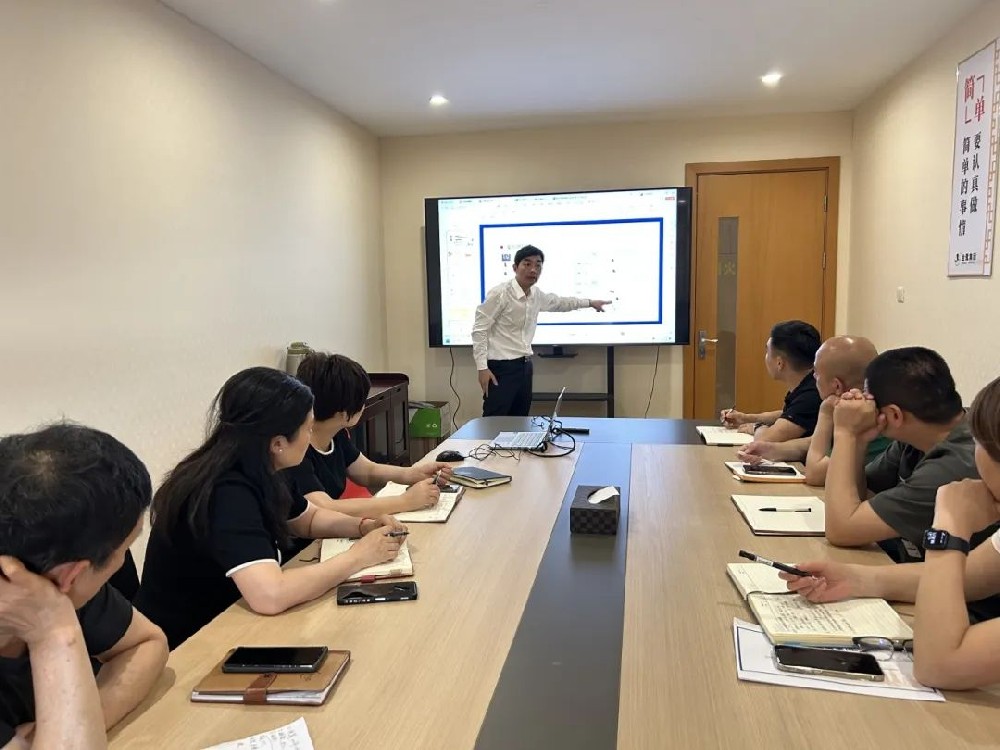 知识赋能 砺剑强兵 |2UP在线注册开展营销专题培训